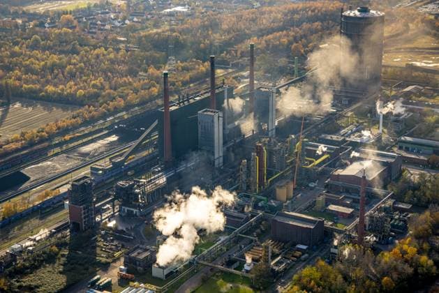 Luftbild, ArcelorMittal Bottrop und Zeche Prosper-Haniel, mit Dampfwolken Welheim, Bottrop, Ruhrgebiet, Nordrhein-Westfalen, Deutschland !ACHTUNGxMINDESTHONORARx60xEURO! *** Aerial view, ArcelorMittal Bottrop and Prosper Haniel colliery, with steam clouds Welheim, Bottrop, Ruhr area, North Rhine-Westphalia, Germany ATTENTIONxMINDESTHONORARx60xEURO