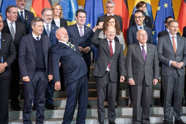 Bilder des Jahres 2023, News 12 Dezember News Themen der Woche KW49 2. Deutsch-Brasilianische Regierungskonsultationen im Bundeskanzleramt in Berlin - 2nd German-Brazilian government consultations in the Federal Chancellery in Berlin - Familienfoto - Luiz Inacio Lula da Silva, Präsident der Föderativen Republik Brasilien mit Olaf Scholz, deutscher Bundeskanzler;2. Deutsch-Brasilianische Regierungskonsultationen im Bundeskanzleramt in Berlin - 2nd German-Brazilian government consultations in the Federal Chancellery in Berlin - Familienfoto - Luiz Inacio Lula da Silva, Präsident der Föderativen Republik Brasili, Berlin Berlin Deutschland Bundeskanzleramt *** 2 German Brazilian government consultations in the Federal Chancellery in Berlin 2nd German Brazilian government consultations in the Federal Chanc