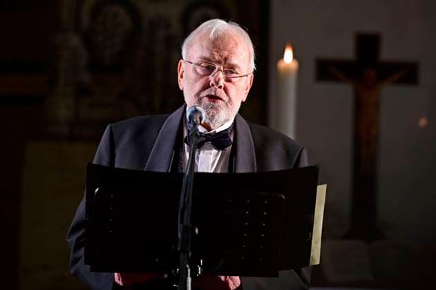 Gunther Emmerlich live bei einem festliches Adventskonzert in der Kreuzkirche. Görlitz, 03.12.2023 *** Gunther Emmerlich live at a festive Advent concert in the Kreuzkirche Görlitz, 03 12 2023 Foto:xM.xWehnertx xFuturexImagex emmerlich_3208