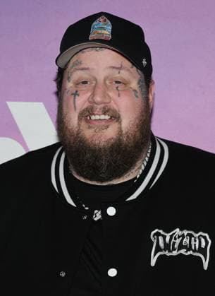 FORT LAUDERDALE, FL - DECEMBER 03: Jelly Roll poses back stage during day 2 of Audacy s Riptide Music Festival 2023 at Fort Lauderdale Beach Park on December 03, 2023 in Fort Lauderdale, Florida. Copyright: xmpi04x