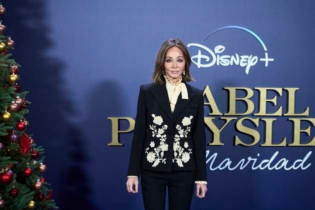 Entertainment Themen der Woche KW49 Entertainment Bilder des Tages December 4, 2023, Madrid, Madrid, Spain: Isabel Preysler attends Isabel Preysler: My Christmas photocall at Mandarin-Oriental Ritz Hotel on December 4, 2023 in Madrid, Spain Madrid Spain - ZUMAg15_ 20231204_zaf_g15_032 Copyright: xJackxAbuinx