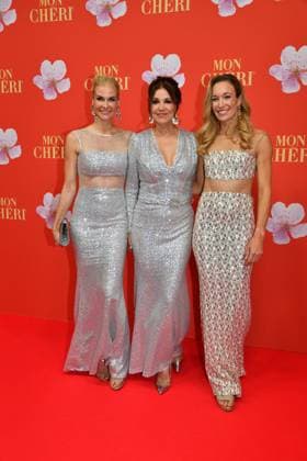Bilder des Jahres 2023, Entertainment 12 Dezember Entertainment Themen der Woche KW49 Entertainment Bilder des Tages Natascha Grün, Karen Webb und Dr. Christine Theis Mon Cheri Barbara Tag Isarpost München 04. Dezember 2023 *** Natascha Grün, Karen Webb and Dr Christine Theis Mon Cheri Barbara Tag Isarpost Munich 04 December 2023