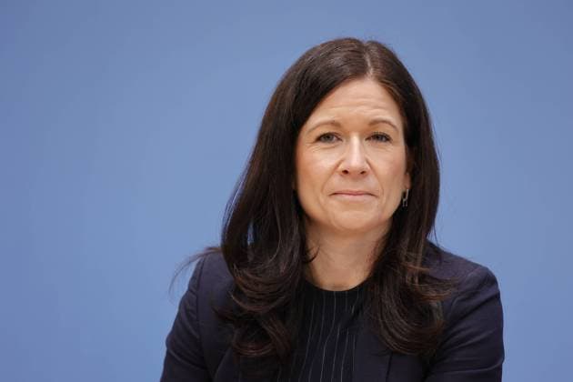 Senatorin für Bildung, Jugend und Familie in Berlin Katharina Günther-Wünsch, Präsidentin der Kultusministerkonferenz (KMK), Deutschland, Berlin, Bundespressekonferenz, Thema: Veröffentlichung des PISA 2022-Berichts (Programme for International Student Assessment) *** Senator for Education, Youth and Family in Berlin Katharina Günther Wünsch, President of the Standing Conference of Ministers of Education and Cultural Affairs KMK , Germany, Berlin, Federal Press Conference, Topic Publication of the PISA 2022 report Programme for International Student Assessment