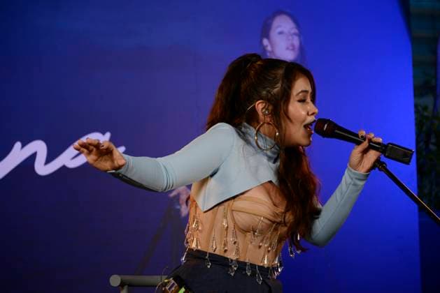 Colombian Singer Juliana Showcase December 5, 2023, Mexico City, Mexico: Colombian singer and songwriter, Juliana Velasquez offered a showcase for her Mexican fans at the Warner Music Mexico Terrace. on December 5, 2023, Mexico City, Mexico. (Photo by Carlos Tischler Eyepix Group) Copyright: xCarlosxTischler xEyepixxGroupx CT_05122023_106612