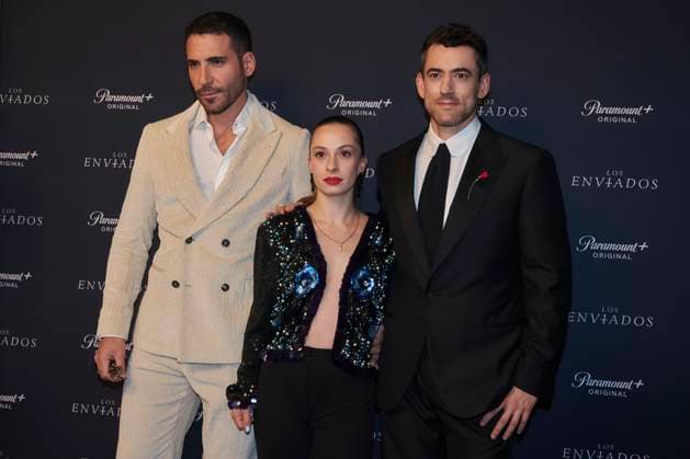 Los Enviados Tv Series Premiere December 5, 2023, Mexico City, Mexico: (L-R) Miguel Angel Silvestre, Assira Abbate, Luis Gerardo Mendez attend the blue carpet of ˜Los Enviados™ Tv Series premiere. at Teatro Helenico. on December 5, 2023 in Mexico City, Mexico. ( Photo by Jaime Nogales Eyepix Group) Copyright: xJaimexNogales xEyepixxGroupx JN_05122023_106683