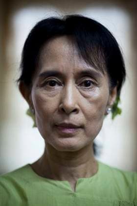 18 11 2010_MYANMAR_YANGON Portrait of Daw Aung San Suu Kyi in the NLD Headquarters in Yangon EDU BAYER EDITORIAL USE ONLY  Copyright: xx x elpphotos019113