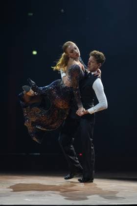 LET S DANCE - Die Live-Tournee 2023 04.12.2023 Tanzpaar Anna Ermakova & Valentin Lusin bei Let s Dance - Die Live-Tournee 2023 in der ausverkauften SAP Arena Mannheim. Mannheim SAP Arena Baden-Württemberg