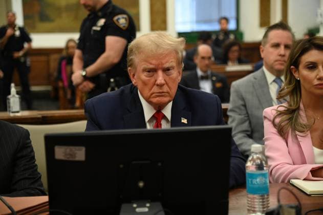 USA, Prozess gegen Donald Trump in New York City Former President Donald Trump in the courtroom at State Supreme Court on Thursday, December 7, 2023 in New York City. The case brought last September by New York Attorney General Letitia James, accuses Trump, his eldest sons and his family business of inflating Trump s net worth by more than $2 billion by overvaluing his real estate portfolio. Photo Louis Lanzano  NYP2023120703 LOUISxLANZANO
