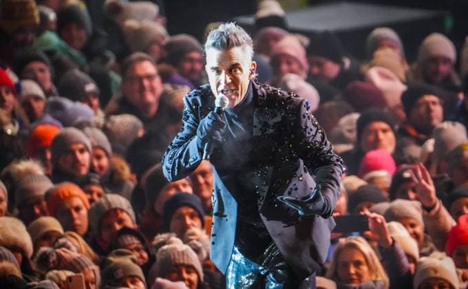 Entertainment Themen der Woche KW49 Konzert Robbie Williams in Schladming Schladming, Steiermark, Österreich: Robbie Williams im Konzert zur Saisoneröffnung der Wintersaison 2023 2024 Ski Opening Schladming Dachstein Planai, Hauser Kaibling, Reiteralm, Hochwurzen - Weltstar, VIP, Promi *** Robbie Williams concert in Schladming Schladming, Styria, Austria Robbie Williams in concert at the opening of the 2023 2024 winter season Ski Opening Schladming Dachstein Planai, Hauser Kaibling, Reiteralm, Hochwurzen World star, VIP, celebrity