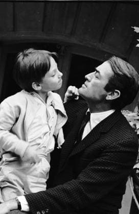 Film To Kill A Mockingbird Actor Gregory Peck with his son Anthony Peck while in the set of the film Monroeville, Alabama USA  Copyright: xLeoxFuchsx 0973 Gregory Peck kid portrait