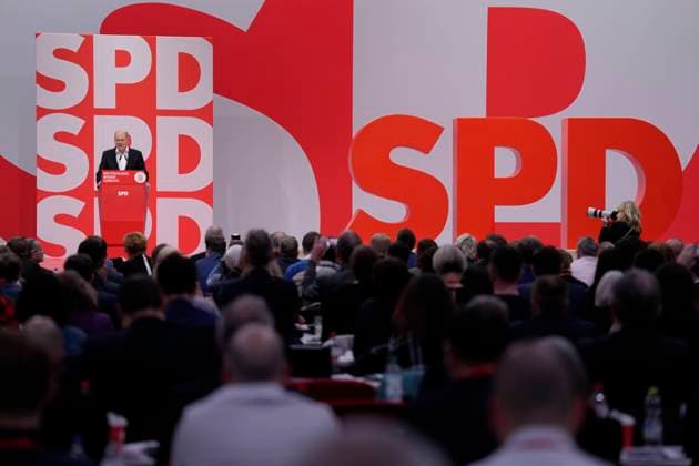 Bilder des Jahres 2023, News 12 Dezember News Themen der Woche KW49 News Bilder des Tages SPD Bundesparteitag 2023 Bundeskanzler Olaf Scholz spricht vor den Delegierten auf der Buehne beim SPD Bundesparteitag in Berlin , Berlin , 09.12.2023 Berlin Berlin Deutschland *** SPD Federal Party Conference 2023 Federal Chancellor Olaf Scholz addresses the delegates on stage at the SPD Federal Party Conference in Berlin , Berlin , 09 12 2023 Berlin Berlin Germany