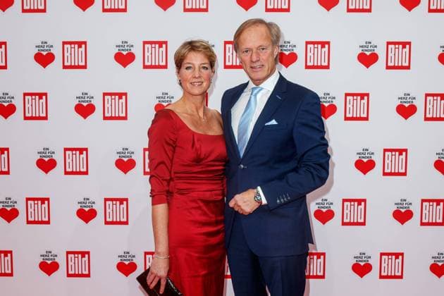 Spendengala - Ein Herz für Kinder 2023 Christina Block und Gerhard Delling bei ein Ein Herz für Kinder 2023 die Spendengala im Studio Adlershof am 09.12.2023 in Berlin. *** Donation gala Ein Herz für Kinder 2023 Christina Block and Gerhard Delling at Ein Herz für Kinder 2023 the donation gala at Studio Adlershof on 09 12 2023 in Berlin Copyright: xEventpressxKochanx