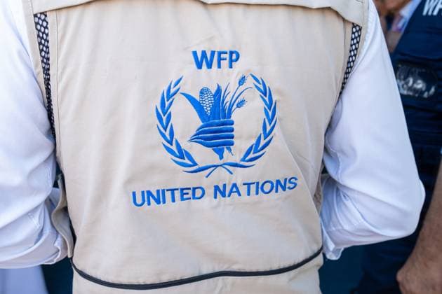 UN World Food Programme Hub in Dubai Vereinigtes Arabisches Emirat, Dubai South am 10.12.2023: Die Rückseite einer WFP Weste von der United Nations