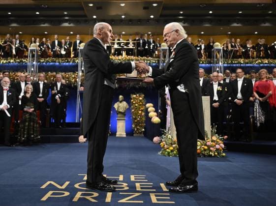 STOCKHOLM, SVERIGE 20231210 Nobelpristagaren i fysiologi eller medicin Drew Weismann mottager sitt Nobelpris av kung Carl Gustaf vid Nobelprisutdelningen i Konserthuset i Stockholm pa söndagen. STOCKHOLM SVERIGE x10030x *** STOCKHOLM, SWEDEN 20231210 Nobel Laureate in Physiology or Medicine Drew Weismann receives his Nobel Prize from King Carl Gustaf at the Nobel Prize Ceremony at the Stockholm Concert Hall on Sunday STOCKHOLM, SWEDEN x10030x  Copyright: xJonasxEkströmer TTx NOBEL 2023 PRISUTDELNINGEN VsezRTAM_pQ