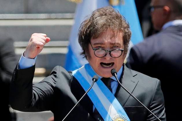 Bilder des Jahres 2023, News 12 Dezember News Themen der Woche KW49 News Bilder des Tages Buenos Aires, 10 de diciembre 2023 El presidente electo Javier Milei toma el mando presidencial durante el cambio de mando en Argentina. Javier Torres Aton Chile, Buenos Aires Argentina Aton_856892 *** Buenos Aires, December 10, 2023 President-elect Javier Milei takes office during the change of office in Argentina Javier Torres Aton Chile, Buenos Aires Argentina Aton 856892  Copyright: JAVIERxTORRES ATONxCHILE