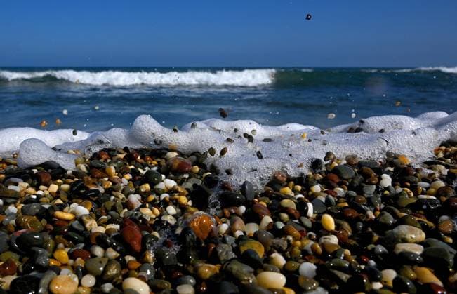 Creative Highlights World COASTAL STOCK, Stock image of waves washing across pebbles on a beach at Minnie Water in the Yuragir National Park, New South Wales, Thursday, December 07, 2023 ( NO ARCHIVING, EDITORIAL USE ONLY, NO USE IN BOOKS WITHOUT CONSENT WOOLI NSW AUSTRALIA  Copyright: xDAVExHUNTx 20231211001876485797