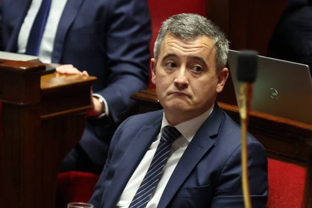 News Themen der Woche KW50 News Bilder des Tages ASSEMBLEE NATIONALE PHOTOPQR LE PARISIEN Le Parisien Arnaud Journois ; PARIS ; 11 12 2023 ; POLITIQUE , ASSEMBLEE NATIONALE , 11 12 2023 , SEANCE PUBLIQUE GERALD DARMANIN Ministre de l Intérieur et des Outre-mer French Interior Minister Gerald Darmanin waiting for a debate on the draft law to control immigration at the National Assembly PARIS 75 France  Copyright: xPHOTOPQR LExPARISIEN MAXPPPxLexParisienx xArnaudxJournoisx 20231211LPA1959 20231211LPA1959