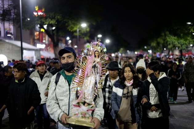 December 11, 2023, Mexico City, Mexico: Millions of parishioners visit the Basilica of Guadalupe to celebrate the Virgin of Guadalupe on the 492nd anniversary of her appearance on Cerro del Tepeyac in Mexico City. on December 11, 2023 in Mexico City, Mexico Mexico City Mexico - ZUMAe321 20231211_zia_e321_202 Copyright: xLuisxBarronx