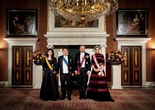Bilder des Jahres 2023, Entertainment 12 Dezember Entertainment Themen der Woche KW50 Entertainment Bilder des Tages THE HAGUE - First Lady Kim Keon Hee, President Yoon Suk Yeol of the Republic of Korea, King Willem-Alexander and Queen Maxima during a state banquet in the Royal Palace Amsterdam. At the invitation of the king, South Korean President Yoon Suk Yeol will pay a state visit to the Netherlands. ANP KOEN VAN WEEL netherlands out - belgium out  Copyright: xx x486128945x originalFilename: 486128945.jpg