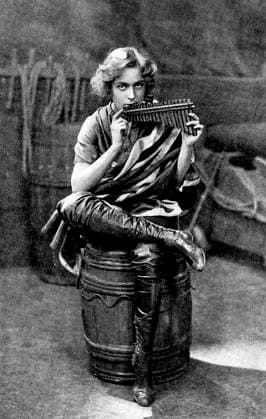 Pauline Chase, on-set of the Play, Peter Pan , London, 1910  Copyright: xABxArchivex jtv003168