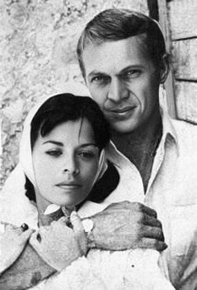 Film The Great Escape Actor Steve McQueen with his wife Bavaria Germany  Copyright: xLeoxFuchsx 0575 Steve McQueen WITH WIFE NEALE PORTRAIT