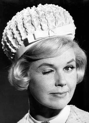 Film Lover Come Back Actress Doris Day poses for a series of fun portraits to promote the film Los Angeles USA  Copyright: xLeoxFuchsx 0721 Doris Day WINKING PORTRAIT