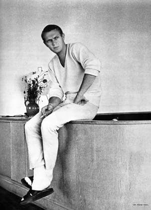 Film The Great Escape Actor Steve McQueen at the set Bavaria Germany  Copyright: xLeoxFuchsxArchivesx 3023 Steve McQueen Sitting Sideways Portrait