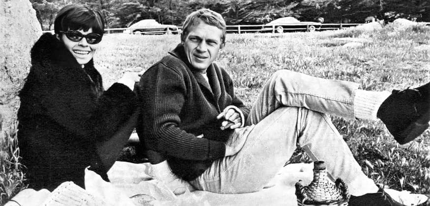 Film The Great Escape Actor Steve McQueen with his wife Bavaria Germany  Copyright: xLeoxFuchsxArchivesx 3024 Steve McQueen Neile Adams Couple Portrait