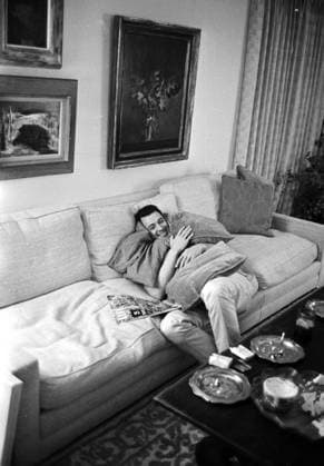 Rock Hudson at Home Actor Rock Hudson goofing at home Los Angeles, CA USA  Copyright: xLeoxFuchsx R0436-Hudson-1960