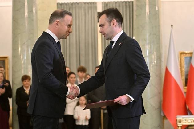Polen, Vereidigungszeremonie der neuen Regierung in Warschau RECORD DATE NOT STATED 13.12.2023 WARSZAWA ZAPRZYSIEZENIE RZADU DONALDA TUSKA NOWY RZAD UROCZYSTOSC ZAPRZYSIEZENIA W PALACU PREZYDENCKIM N Z ANDRZEJ DOMANSKI ANDRZEJ DUDA FOT DAMIAN BURZYKOWSKI NEWSPIX.PL 13 12 2023 WARSAW OATH OF THE GOVERNMENT OF PRIME MINISTER DONALD TUSK NEW GOVERNMENT IN POLAND AT THE PRESIDENTIAL PALACE --- Newspix.pl  DB131223_125