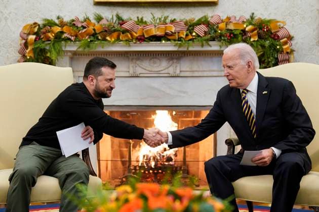 December 12, 2023, Washington, DC, United States: U.S President Joe Biden, right, hosts a face-to-face bilateral meeting with Ukrainian President Volodymyr Zelenskyy, left, at the Oval Office of the White House, December 12, 2023 in Washington, D.C. Washington United States - ZUMAp138 20231212_zaa_p138_018 Copyright: xAdamxSchultz WhitexHousex