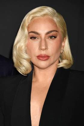 Lady Gaga bei der Maestro Film Premiere am 12.12.2023 in Los Angeles Lady Gaga & Brandley Cooper bei der Maestro Filmpremiere in Los Angeles