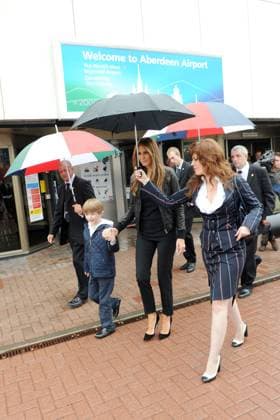 Donald Trump s model wife Melania arrives at Aberdeen Airport with her four-year-old son Barron 62987, ABERDEEN, SCOTLAND - Tuesday June 21, 2011. Donald Trump s model wife Melania arrives at Aberdeen Airport with her four-year-old son Barron. They were accompanied by her mother and father Viktor and Amalija Knavs for their first visit to Donald Trump s Menie Estate where he is building the Trump International Golf Club. , Credit:Donald Stewart, PacificCoastNews.com Avalon Scotland, Aberdeen  Copyright: xDonaldxStewart,xPacificCoastNews.comx xAvalonx 0525214780