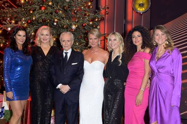 Entertainment Themen der Woche KW50 Mariella Ahrens, Judith Hoersch, Jose Carreras, Kamilla Senjo, Susanne Klehn, Marwa Eldessouky und Luise Bähr bei der 29. JosÃ Carreras Gala 2023 in der Media City Leipzig. Leipzig, 14.12.2023 *** Mariella Ahrens, Judith Hoersch, Jose Carreras, Kamilla Senjo, Susanne Klehn, Marwa Eldessouky and Luise Bähr at the 29 JosÃ Carreras Gala 2023 in the Media City Leipzig Leipzig, 14 12 2023 Foto:xF.xKernx xFuturexImagex carreras_gala_3401