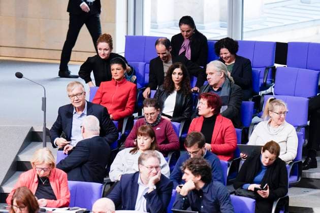 News Bilder des Tages Sitzung des Deutschen Bundestags, Gruppe der Linken und der BSW Sitzung des Deutschen Bundestags, Gruppe der Linken und der BSW Berlin Berlin GER *** Meeting of the German Bundestag, Group of the Left and the BSW Meeting of the German Bundestag, Group of the Left and the BSW Berlin Berlin GER