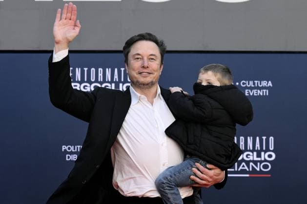 Bilder des Jahres 2023, Entertainment 12 Dezember Entertainment Themen der Woche KW50 Entertainment Bilder des Tages Roma 16 12 2023 - Atreju: Festa Fratelli d™Italia foto Image nella foto: Elon Musk . *** Rome 16 12 2023 Atreju Festa Fratelli d™Italia photo Image in photo Elon Musk 
