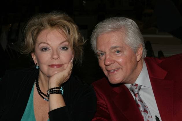 Hollywood Collectors Show-Day One 18 February 2005 - Burbank, California - Bill Hayes and Susan Seaforth Hayes. Hollywood Collectors Show Day One held at Burbank Hilton Hotel Hotel. Photo Credit: Zach Lipp AdMedia Burbank CA EDITORIAL USE ONLY  Copyright: xZachxLipp AdMediax ZachxLippx admphotos049606