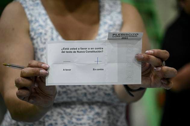 Vina del Mar, 17 de diciembre 2023 Conteo de votos por Plebiscito Constitucional 2023 en Liceo Guillermo Rivera Cotapos. Jose Veas Aton Chile, Vina del Mar Chile Aton_859119 *** Vina del Mar, December 17, 2023 Vote count for Constitutional Plebiscite 2023 at Liceo Guillermo Rivera Cotapos Jose Veas Aton Chile, Vina del Mar Chile Aton 859119  Copyright: JOSExVEAS ATONxCHILE