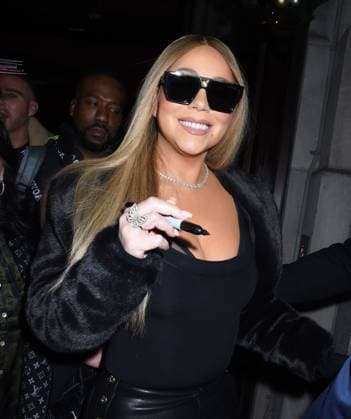 Bilder des Jahres 2023, Entertainment 12 Dezember Entertainment Themen der Woche KW51 Entertainment Bilder des Tages Entertainment Bilder des Tages Mariah Carey leaves her midtown hotel to perform her Merry Christmas One and All Concert at Madison Square Garden. Featuring: Mariah Carey Where: New York City, New York, United States When: 17 Dec 2023 Credit: Darla Khazei INSTARimages EDITORIAL USE ONLY. NOT FOR USE BY NEWSPAPERS BASED IN THE UK. Copyright: xx 53311907