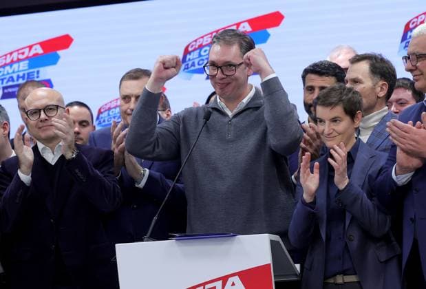 Bilder des Jahres 2023, News 12 Dezember News Themen der Woche KW50 News Bilder des Tages (231218) -- BELGRADE, Dec. 18, 2023 -- Serbian President Aleksandar Vucic reacts during a press conference at the Serbian Progressive Party (SNS) headquarters in Belgrade, Serbia, on Dec. 17, 2023. Coalition around the ruling SNS won over 127 out of 250 seats at the snap parliamentary election, announced the country s President Aleksandar Vucic at the headquarters of SNS on Sunday. (Photo by Xinhua) SERBIA-BELGRADE-SNS-VUCIC-SNAP ELECTION-WINNING PredragxMilosavljevic 