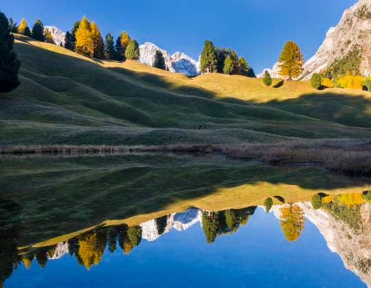 Geisler mountain range - Odle in the Dolomites of the Groeden Valley - Val Garde Geisler mountain range - Odle in the Dolomites of the Groeden Valley - Val Gardena in South Tyrol - Alto Adige. The Dolomites are listed as UNESCO World heritage. europe, central europe, italy, october, Credit:MARTIN ZWICK Avalon Italy  Copyright: xMARTINxZWICKx xAvalonx 0525766808