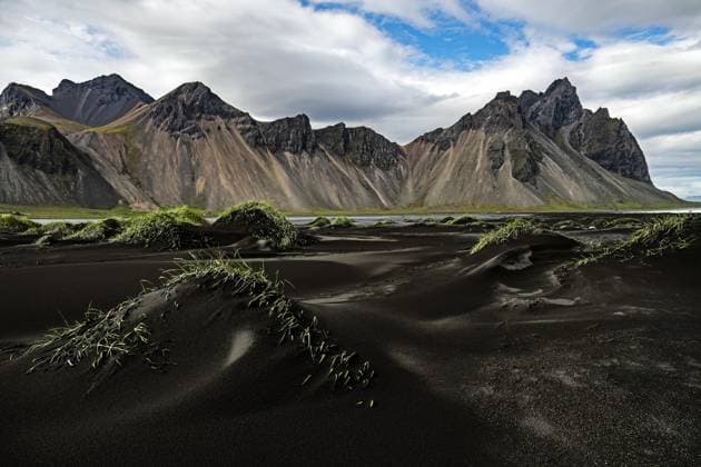  Creative Highlights World Vestrahorn, Island, Gras, Berge, Europa *** Vestrahorn, Iceland, Grass, Mountains, Europe Copyright: imageBROKER/KarinxGoldberger iblkgo09935584.jpg