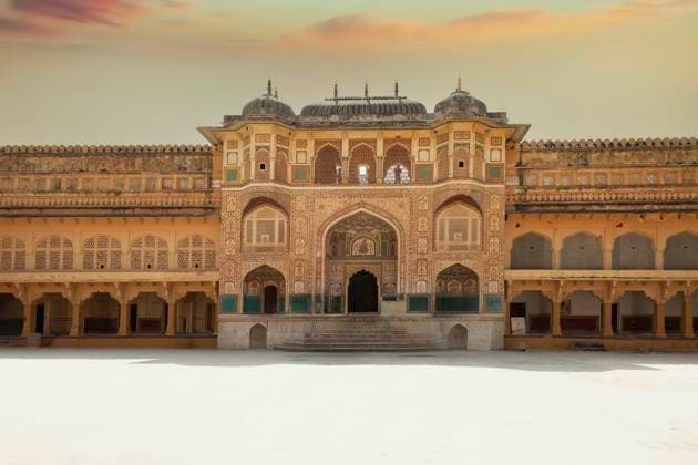 Creative Highlights World Nahargarh Fort, Rajput Retreat & Jagdpalast in Jaipur, Rajasthan, Indien, Asien *** Nahargarh Fort, Rajput Retreat Hunting palace in Jaipur, Rajasthan, India, Asia Copyright: imageBROKER/Doukdouk ibxdgb09953662.jpg