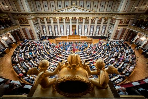 Wien, Österreich. 18. Dezember 2023. Österreichischer Blasmusikverband sorgt für Musikalische Umrahmung beim Weihnachtskonzert im historischen Sitzungssaal der Bundesversammlung anlässlich des Schwerpunktes Ehrenamt.
