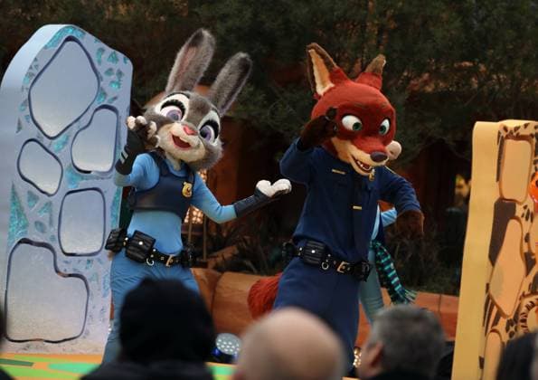 Entertainment Themen der Woche KW51 Entertainment Bilder des Tages (231219) -- SHANGHAI, Dec. 19, 2023 -- This photo taken on Dec. 19, 2023 shows the opening ceremony of the Zootopia land in Shanghai Disney Resort of east China s Shanghai. Shanghai Disney Resort on Tuesday opened the world s first Zootopia land as The Walt Disney Company looks to further tap the growing Chinese travel market. The new themed land, based on the hugely successful Walt Disney Animation Studios film Zootopia, will officially open to the public on Wednesday, Shanghai Disney Resort announced. ) CHINA-SHANGHAI-DISNEY RESORT-ZOOTOPIA LAND-OPENING (CN) LiuxYing 