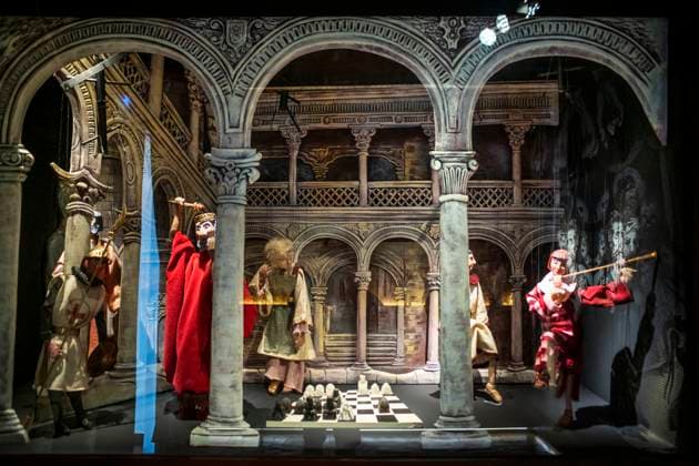 Puppet show in Cervantes Birthplace Museum, Alcala de Henares. Community of Madrid, Spain. The alterpiece of Maese Pedro. Chapters XXV and XXI. In the historic center of Alcala de Henares. The Cervantes Birthplace Museum It is located in the place where the cervantist Luis Astrana identified the family home of Miguel de Cervantes Saavedra (1547-1616) and where the writer spent his early years. It recreates the housing of a wealthy family from the XNUMXth and XNUMXth centuries and allows an approach to the life of the Golden Age, to the customs, tastes and daily chores of its inhabitants. The museum not only attracts numerous visitors from all over the world, but also maintains numerous institutional relationships at a national and interna Copyright: xSergixReboredox xVWPicsx SRE-FP0475