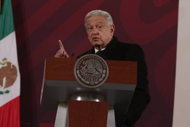 News Bilder des Tages Mexico™s President Lopez Obrador News Conference December 21, 2023, Mexico City, Mexico: Mexico™s President, Andres Manuel Lopez Obrador, gesticulates while speak during the daily briefing conference at National Palace. on December 21, 2023 in Mexico City, Mexico. (Photo by Ismael Rosas Eyepix Group) Copyright: xIsmaelxRosas xEyepixxGroupx IR_21122023_107896