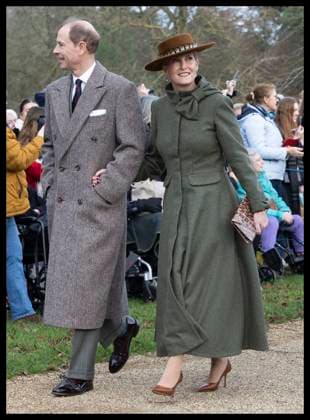 . 25 12 2023. Sandringham , United Kingdom. Prince Edward and Sophie , the Duke and Duchess of Edinburgh, arriving at the Christmas Day church service in Sandringham, United Kingdom. Picture by Stephen Lock i-Images  xStephenxLockx xi-Imagesx IIM-24899-0062