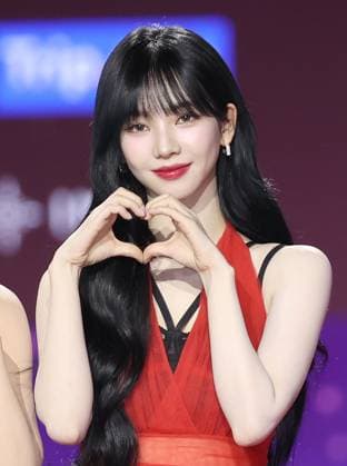 S. Korean girl group Aespa S. Korean girl group Aespa Karina, a member of South Korean girl group Aespa, poses for a photo during the 2023 SBS Music Awards in Incheon, west of Seoul, on Dec. 25, 2023. (Yonhap) 2023-12-26 11:34:46 < 1980-2023 YONHAPNEWS AGENCY. .> ÀÎo±¤¿ª½Ã EDITORIAL USE ONLY  Copyright: xx PYH2023122605780034400 YonhapxNewsx yonphotos226544