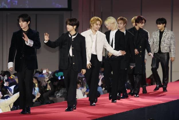 S. Korean boy group Stray Kids S. Korean boy group Stray Kids South Korean boy group Stray Kids walks on the red carpet at the 2023 SBS Music Awards in Incheon, west of Seoul, on Dec. 25, 2023. (Yonhap) 2023-12-26 11:57:33 < 1980-2023 YONHAPNEWS AGENCY. .> ÀÎo±¤¿ª½Ã EDITORIAL USE ONLY  Copyright: xx PYH2023122606140034400 YonhapxNewsx yonphotos226572